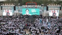 Relawan menghadiri acara Gus Muhaimin Festival The Next 2024 di Stadion Gelora Delta Sidoarjo, Jawa Timur, Sabtu (6/8/2022).