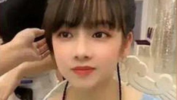 Istri berwajah kelewat awet muda.