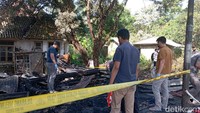Dua korban tewas merupakan pasangan ibu-anak. Yang meninggal ibu dan satu anaknya, dua anak yang lain berhasil diselamatkan, kata Ketua RT 03 RW 03 Kelurahan Bancar, Hestu kepada detikJateng di lokasi (6/8/2022). Foto: Vandi Romadhon/detikJateng