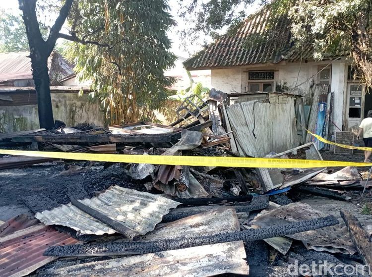 Penampakan Ruko Ludes Terbakar Tewaskan Ibu-Anak di Purbalingga