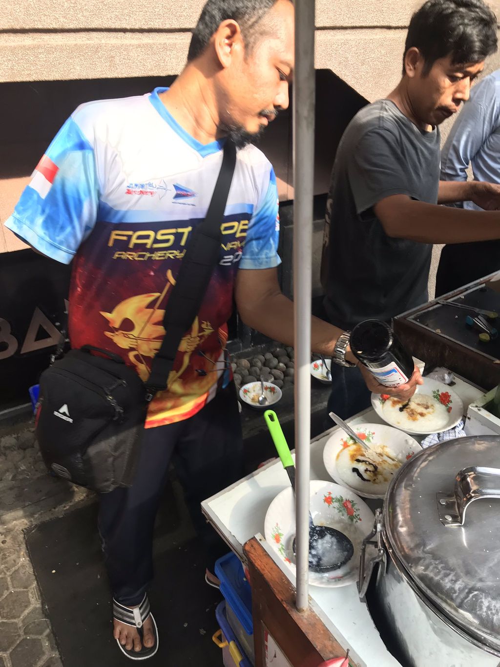 Kholidin, penjual bubur sekaligus atlet panahan