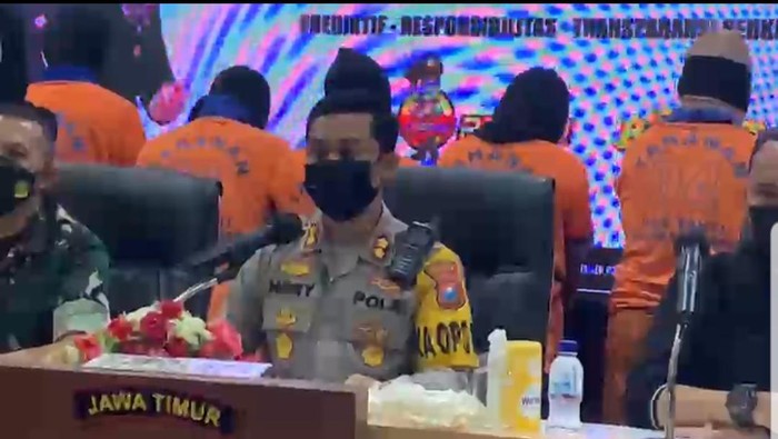 Konferensi pers penetapan tersangka penyerangan Dusun Baban Timur di Jember