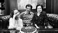Bunga Citra Lestari tampak dekat dengan keluarganya. Momen ini diambil ketika ayahnya ulang tahun. Sweet! Foto: Instagram @bclsinclair