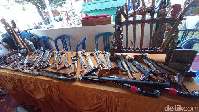 Pameran dan Bursa Tosan Aji di Keraton Kacirebonan.