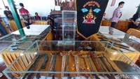Pameran dan bursa Tosan Aji yang digelar di Keraton Kacirebonan ini bertujuan untuk melestarikan peninggalan budaya nusantara sekaligus mengenalkannya kepada masyarakat luas. (Foto: Ony Syahroni/detikJabar)