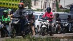 Pemotor Bandel Serobot Trotoar di Tangsel