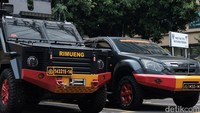 Ditanya terkait tujuan kedatangan personel Brimob ke Bareskrim, Kadiv Humas Polri Irjen Dedi Prasetyo belum mau menjawab dan meminta wartawan menunggu update dari timsus.