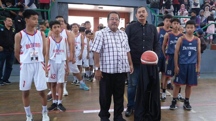 Perbasi Kota Tangerang mengadakan perlombaan basket antarpelajar Sekolah Menengah Pertama (SMP)  dan Sekolah Menengah Atas (SMA).