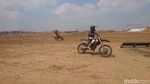 Persaingan Sengit Kejurnas Motocross di Sirkuit Jotosanur Lamongan