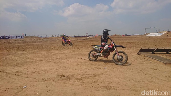 Peserta Kejurnas Motocross di Sirkuit Jotosanur Lamongan