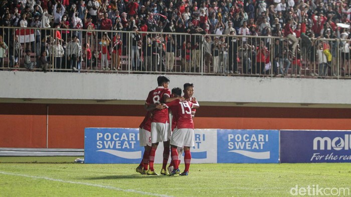 Timnas Indonesia U-16 melawan Vietnam U-16 dalam laga lanjutan penyisihan grup A Piala AFF U-16 2022 di stadion Maguwoharjo, Sleman, Yogyakarta, Sabtu (6/8/2022).