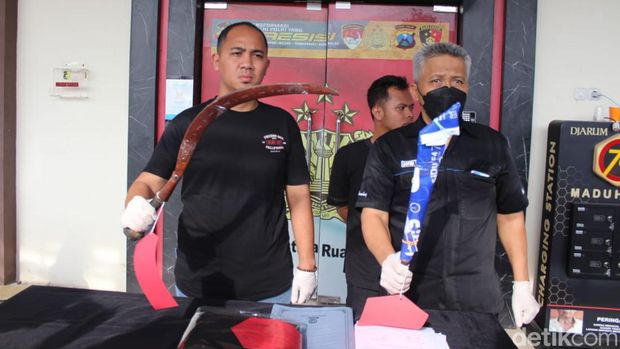 Puluhan pesilat anggota perguruan silat tertentu diamankan polisi Jombang, 6 di antaranya ditetapkan tersangka sejumlah pidana.