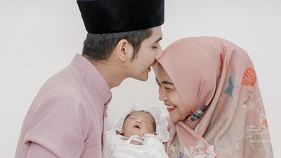 8 Foto Perdana Baby R Anak Ria Ricis, Dulu Disembunyikan Kini Terungkap