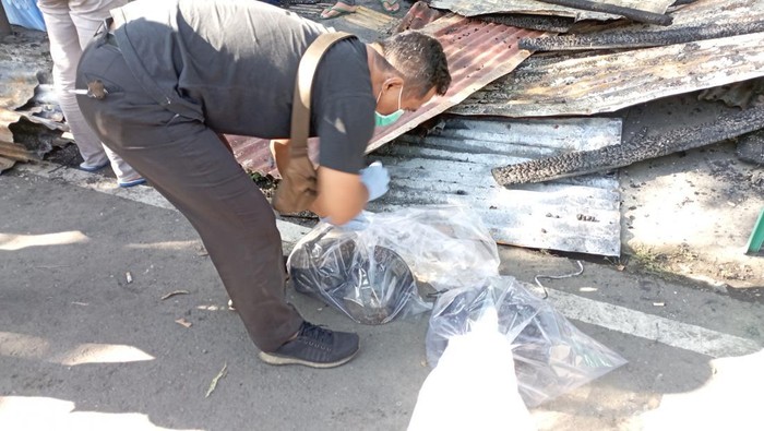 Kebakaran terjadi pada rumah sekaligus kios handphone di Kelurahan Bancar, Kecamatan Purbalingga, Kabupaten Purbalingga dini hari tadi.