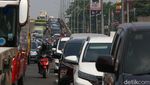 Sabar... Jalan RE Martadinata Ciputat Macet dari Simpang Gaplek