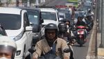 Sabar... Jalan RE Martadinata Ciputat Macet dari Simpang Gaplek