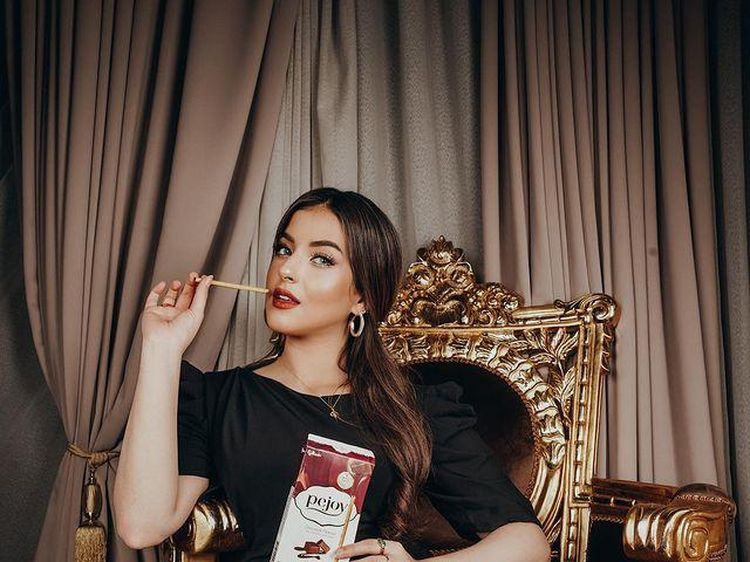 Tasya Farasya, Selebgram Kembaran Tasyi Athasyia yang Hobi kulineran