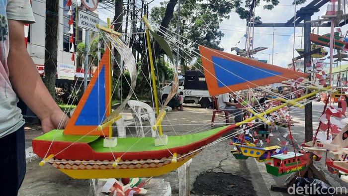 Telok abang yang dijual di pinggir jalan.
