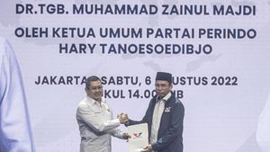 Momen TGB Zainul Majdi Dilantik Jadi Ketua Harian Perindo