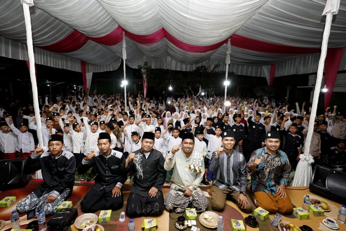 Ulama-Santri Dukung Ganjar Ulama-Santri Dukung Ganjar