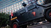 Dirtipidum Bareskrim Polri Brigjen Andi Rian mengatakan kedatangan para personel Brimob itu untuk pengamanan. Belum diketahui terkait pengamanan apa. 