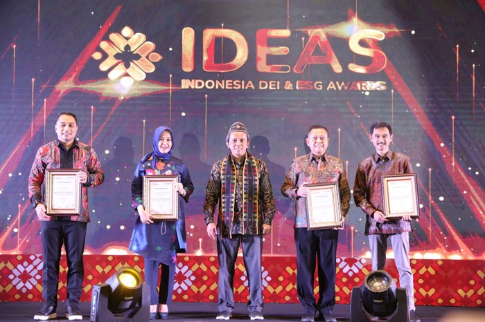 Walkot Makassar Sabet Penghargaan Bergengsi di Ajang IDEAS 2022