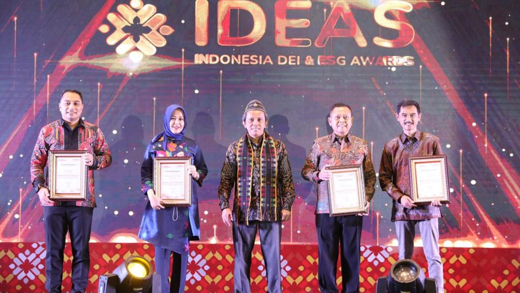 Walkot Makassar Sabet Penghargaan Bergengsi di Ajang IDEAS 2022