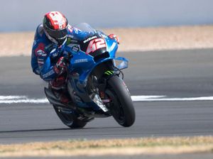 Alex Rins Lepas Suzuki dengan Kemenangan di MotoGP Valencia