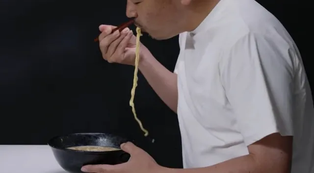 Anti Noda! Baju Ini Didesain Khusus untuk Penggemar Ramen