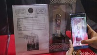 Sejumlah artefak seperti rambut, janggut, sandal, sorban, pedang, hingga tongkat dipamerkan di sini.