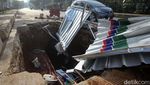 Awas Jangan Meleng, Lubang Proyek Menganga di Jalan Inspeksi Kalimalang