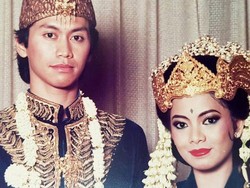 8 Foto Lawas Pernikahan Artis Indonesia, Uya Kuya Pakai Konsep Cinderella