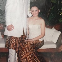 Mona Ratuliu dinikahi Indra Brasco saat berusia 20 tahun pada 14 September 2002. Pasangan itu belum lama menyambut kelahiran anak keempatnya, Numa, di tanggal cantik 20 Mei 2020 pukul 20.20 WIB. Foto: Instagram