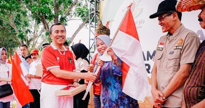 Gerakan 10 Juta Bendera di Riau