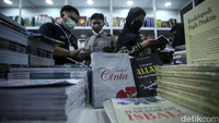 Islamic Book Fair bisa menjadi pemantik bagi bangkitnya dunia perbukuan Islam di tangah hantaman pandemi COVID-19.