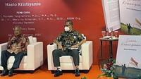 Rektor Universitas Pertahanan (Unhan) RI Laksamana Madya (TNI) Prof. Dr. Amarulla Octavian mengapresiasi Hasto Kristiyanto yang menjadi bukti seorang politisi juga bisa menjadi seorang akademisi.