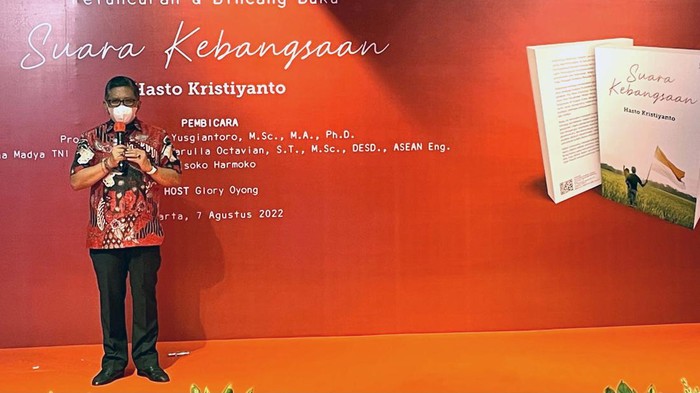 Sekjen PDIP Hasto Kristiyanto meluncurkan buku berjudul 