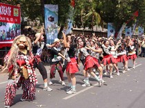 12 Contoh Yel-yel Gerak Jalan HUT RI 2025 Paling Meriah dan Kekinian