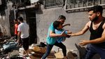 Isak Tangis Warga Gaza Korban Serangan Israel