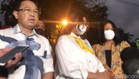 Kuasa Hukum Putri, Arman Hanis menyampaikan, Putri sempat berkonsultasi dengan psikolog klinis sebelum hendak menjenguk Irjen Ferdy. Arman menyebut, psikolog telah memberikan izin putri (Dwi/detikcom).