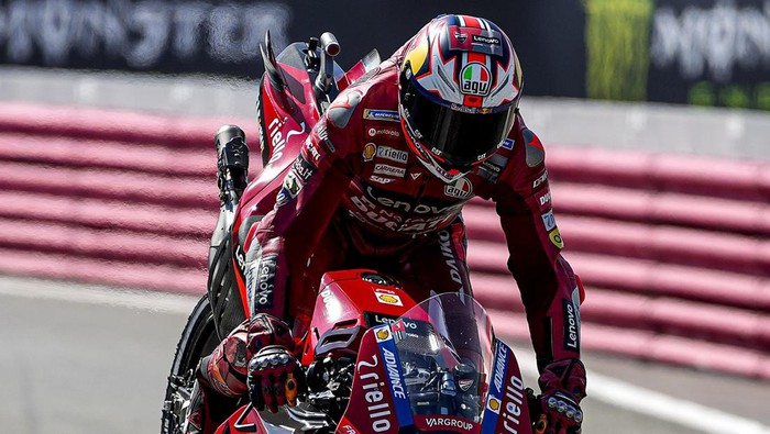 Jack Miller menjajal aerokit terbaru Ducati