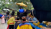Kesenian Benjang menjadi hiburan masyarakat yang populer di wilayah Bandung Timur tepatnya di kawasan Ujungberung-Cibiru, Kota Bandung.