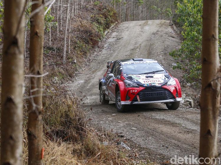 Lihat Aksi Pebalap Banteng Motor Sport di Danau Toba Kejurnas Rally 2022