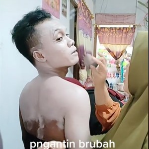 Viral Transformasi Pria Pakai Baju Pengantin Jawa Dodotan, Mendadak Putih Viral Transformasi Pria Pakai Baju Pengantin Jawa Dodotan, Mendadak Putih