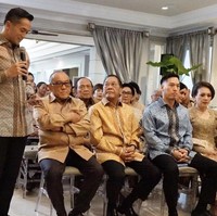 Arya Bakrie adalah keponakan dari konglomerat Indonesia Aburizal Bakrie. Dia melamar kekasihnya Vannya Istarinda di Banda Neira sebelum menggelar acara resmi yang dihadiri keluarga besar termasuk Ardi Bakrie dan Nia Ramadhani pada Maret 2020. Foto: Instagram