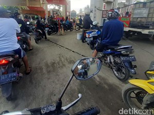 Ada Sinyal Harga Pertalite Naik, Kurir-Driver Ojol Was-was