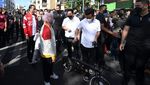 Potret Jokowi Jalan Santai Bareng Jan Ethes di Solo, Ada Ganjar-Erick
