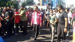 Momen Jokowi Jalan Pagi di CFD Solo Ditemani Ganjar-Erick Thohir