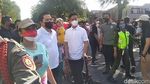 Momen Jokowi Jalan Pagi di CFD Solo Ditemani Ganjar-Erick Thohir