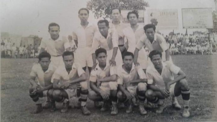 Tim PS. Polisi Medan ketika Bertanding di Bandung pada tahun 1951 (Doc. Keluarga Almarhum Ramli Yatim)